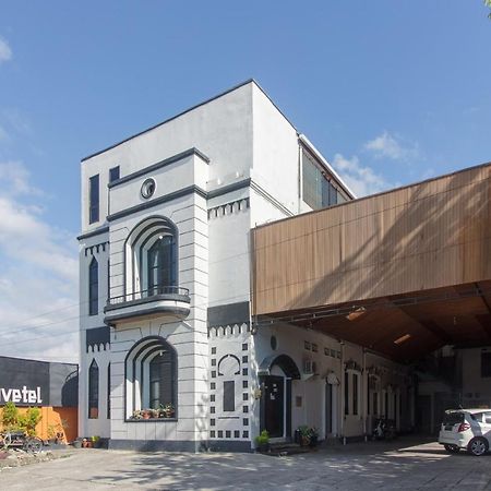 Hotel Reddoorz Near Jalan Sudirman Padang Extérieur photo