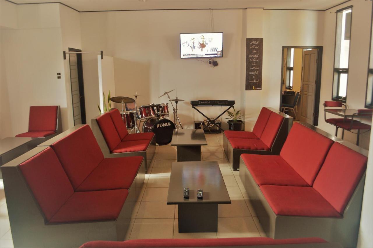 Hotel Reddoorz Near Jalan Sudirman Padang Extérieur photo