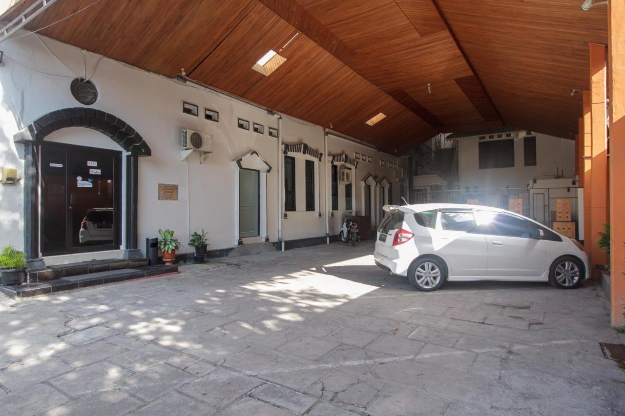 Hotel Reddoorz Near Jalan Sudirman Padang Extérieur photo