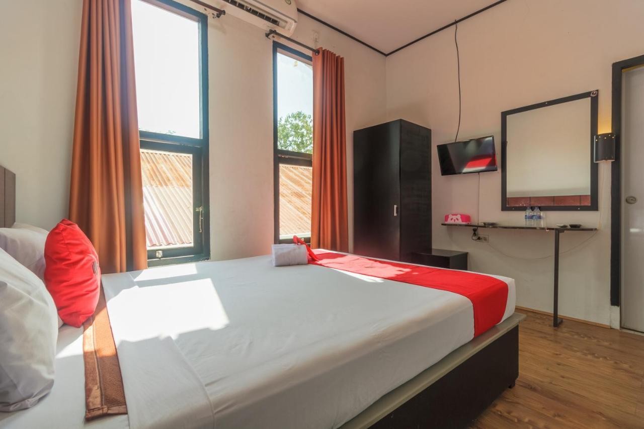 Hotel Reddoorz Near Jalan Sudirman Padang Extérieur photo