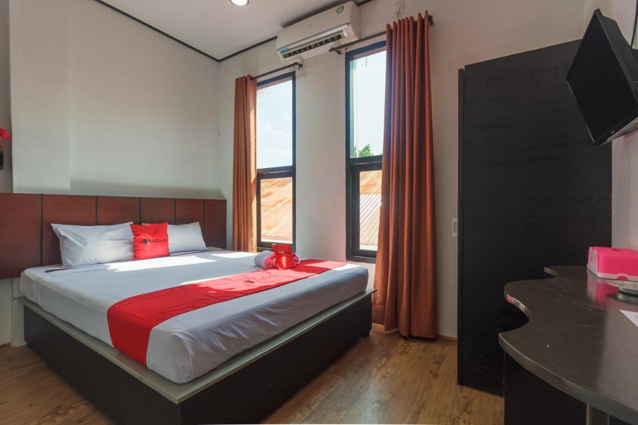Hotel Reddoorz Near Jalan Sudirman Padang Extérieur photo